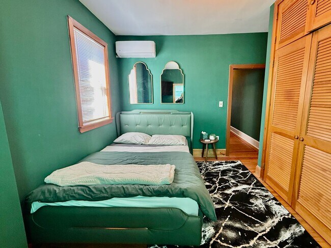 Building Photo - SPACIOUS & MODERN 3 BED/2.5 BA HOUSE w/ AC-Inlaid HARDWOOD Flooring-WASHER/DRYER & Rear PATIO in ...