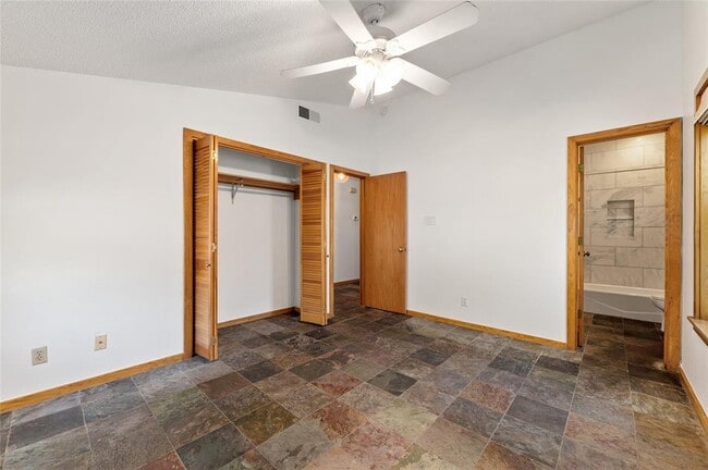 Building Photo - 2107 Rain Water Dr