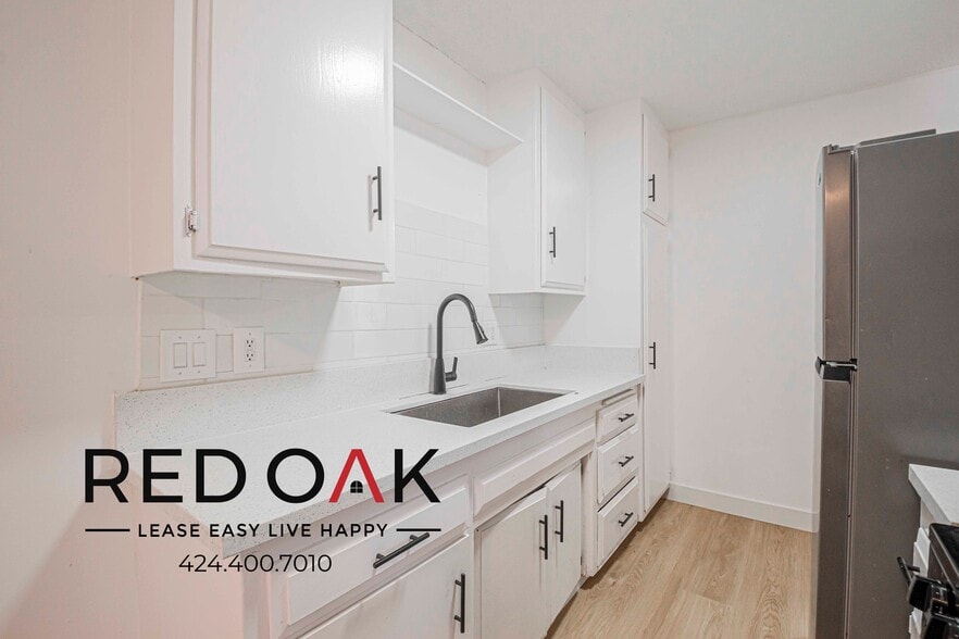 Building Photo - 1800 W Glencrest Ave