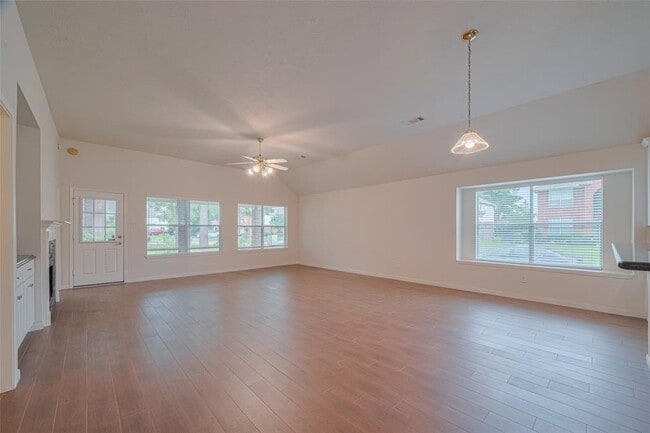 Building Photo - 11106 Fairway Dr