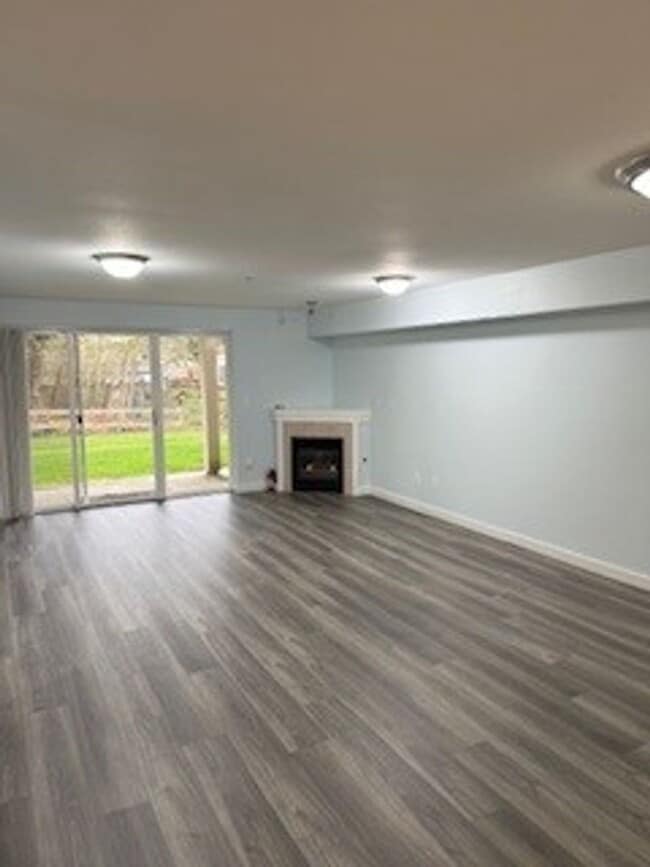 Building Photo - 2 bedroom 2 bath First Floor Condo w/attached garage $2298 per month.