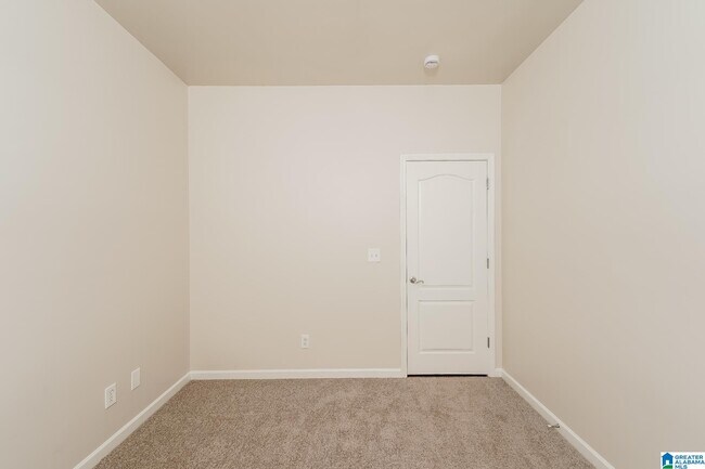 Building Photo - 4832 Longmeadow Dr