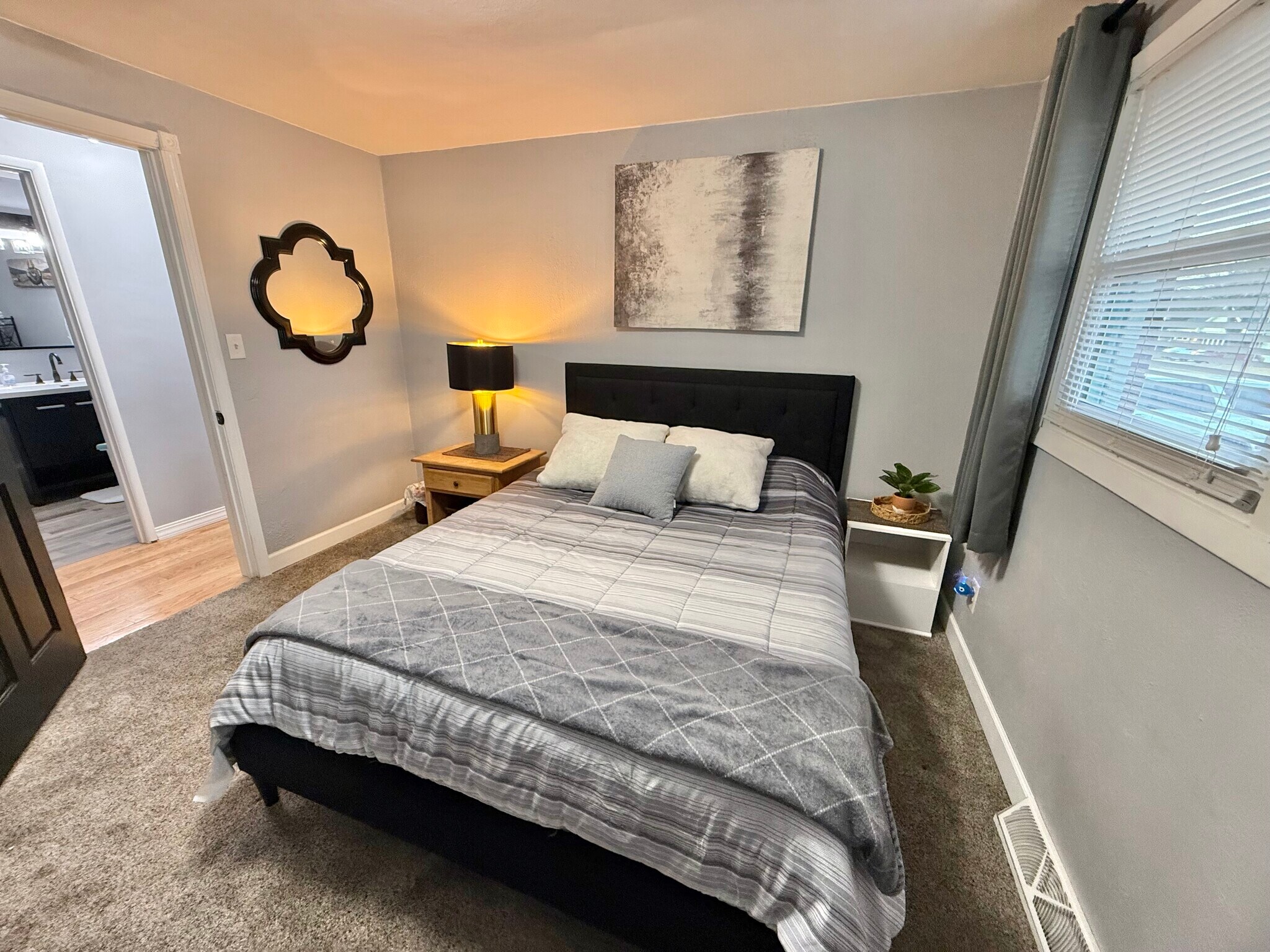 Building Photo - 1513 Rockdale St