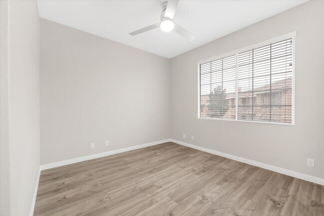 Building Photo - Summerlin Location