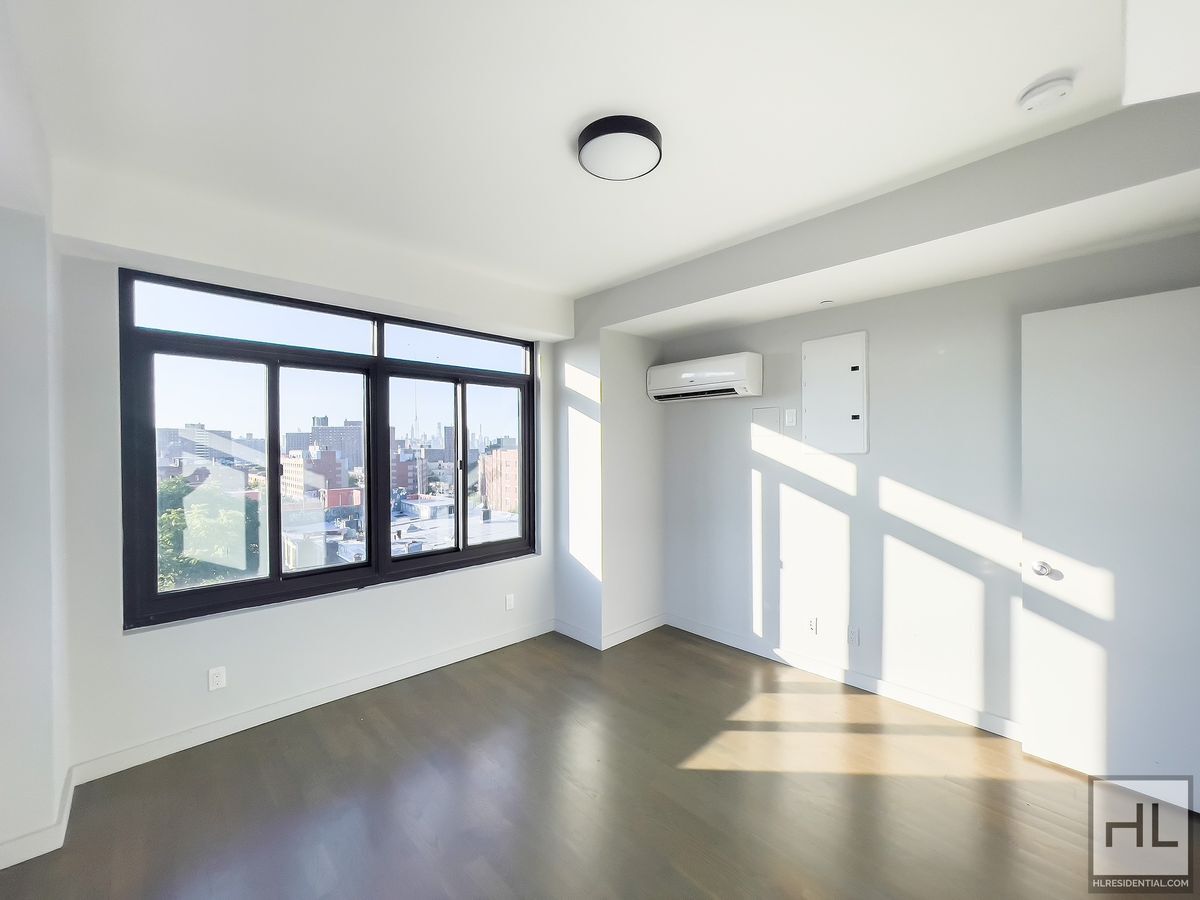 Building Photo - Bushwick Avenue / Spacious 2 Bed 1-Bath