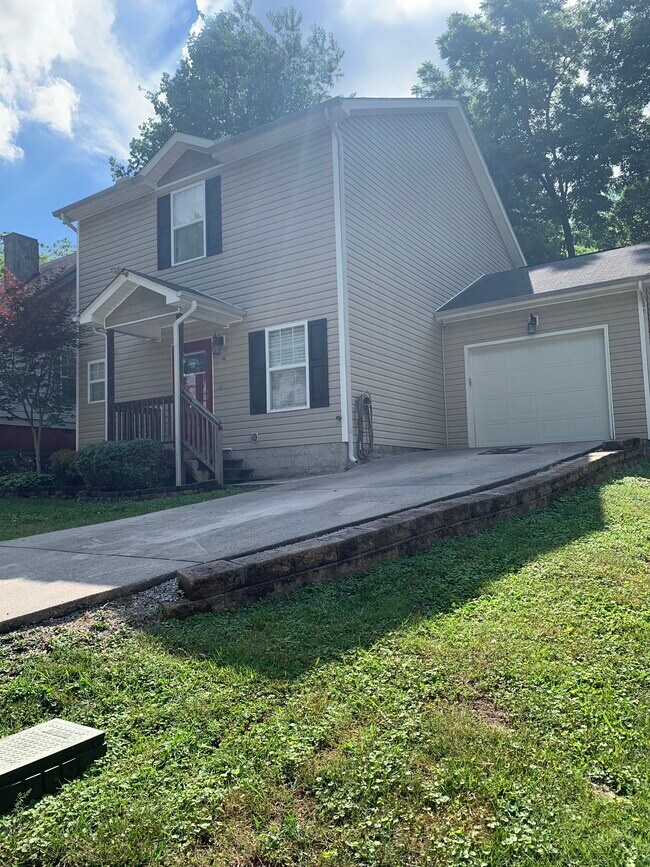 Primary Photo - 111 N Seminole Dr