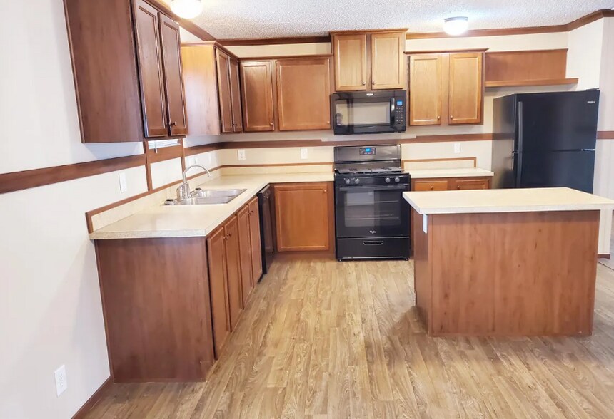 Building Photo - 332 Fox Chase Blvd