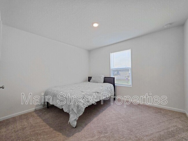 Building Photo - 6465 June Bug Dr