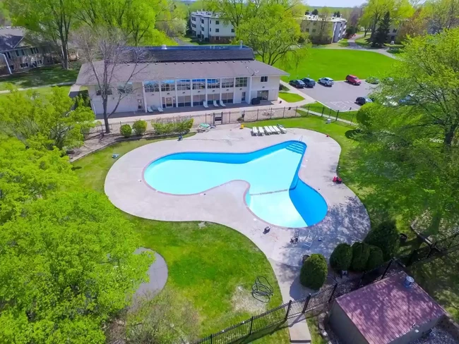 Outdoor Pool - 10750 Rockford Rd