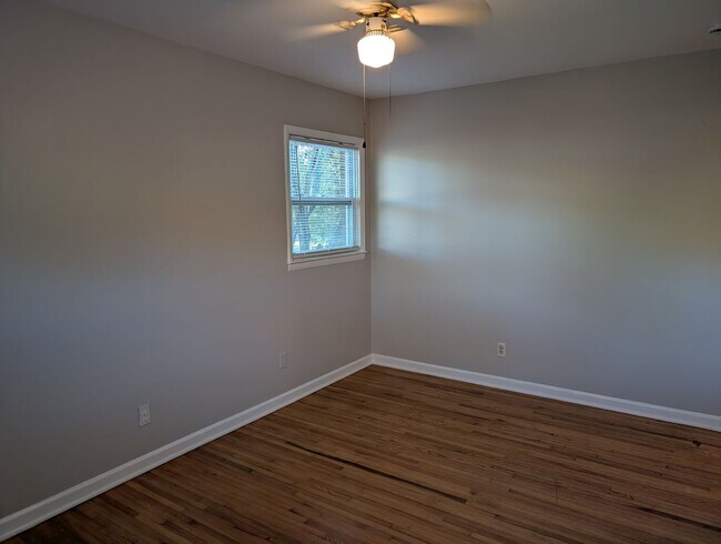 Building Photo - Cozy Ranch Style home located in the Matthews Park community.