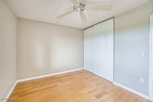 Building Photo - 7430 Lake Breeze Dr