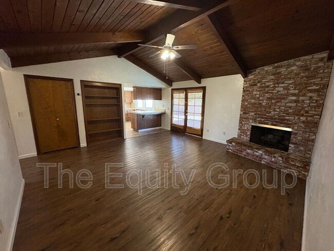 Building Photo - 2943 W Ashland Ave
