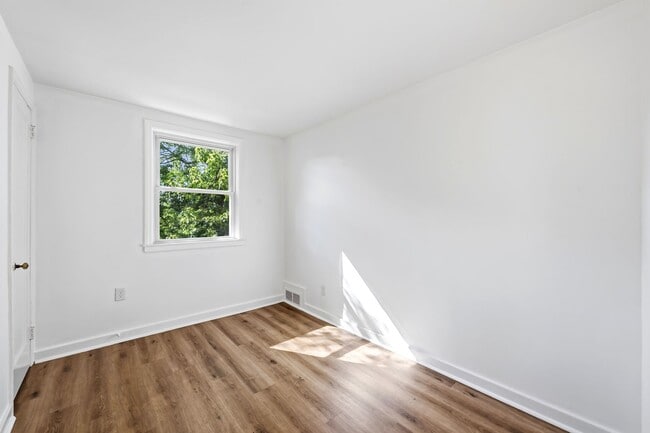 Building Photo - MOVE IN READY!! Freshly Updated 3-Bedroom Home for Rent
