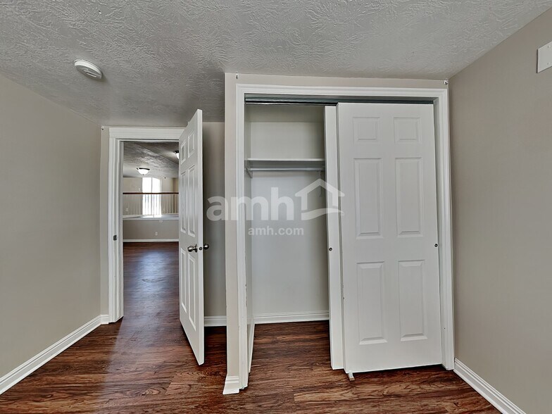 Building Photo - 5521 W Stone Blf Wy