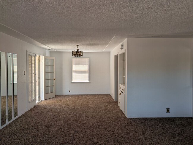 Building Photo - 7262 S Cedar Ave