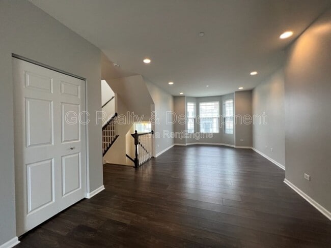 Building Photo - 4435 Monroe Ct