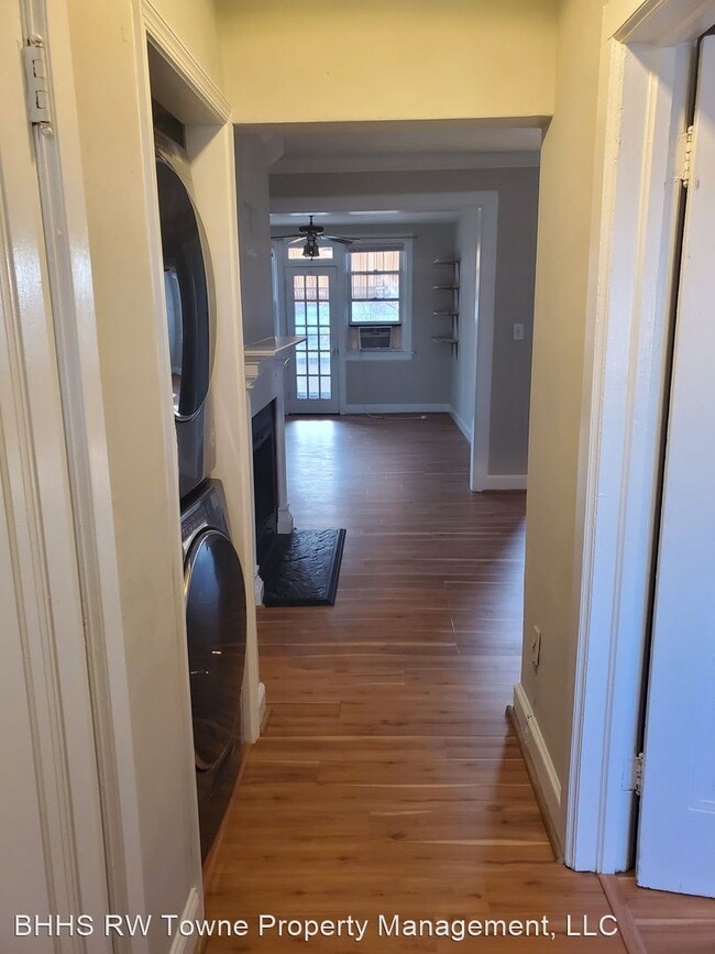 Building Photo - 2 br, 1 bath House - 742 Washington Park #B5