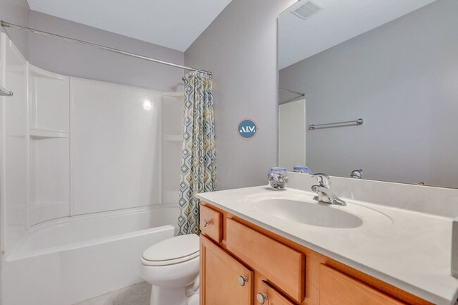Building Photo - Beautiful Home In The Heart of Bluffton - ...