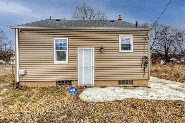 Building Photo - 12026 Wayburn St