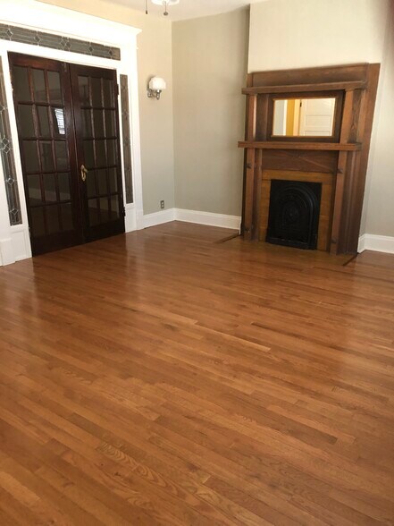 Living room - 1145 Jaeger St