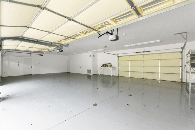 Building Photo - 1400 Slayden Wood Rd
