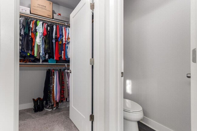 Building Photo - 4BD, 3.5BA Northfield Home with Finished Basement and 2-Car Garage