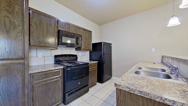 Building Photo - NO JUNE RENT + $1,395 RENT DUPLEX IN HARKER HEIGHTS!