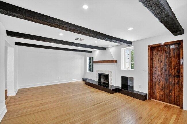 Building Photo - 322 Cornell Dr