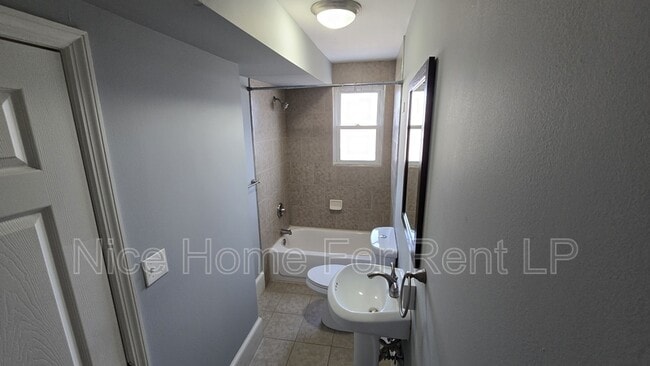 Building Photo - 64 Simpson Ave