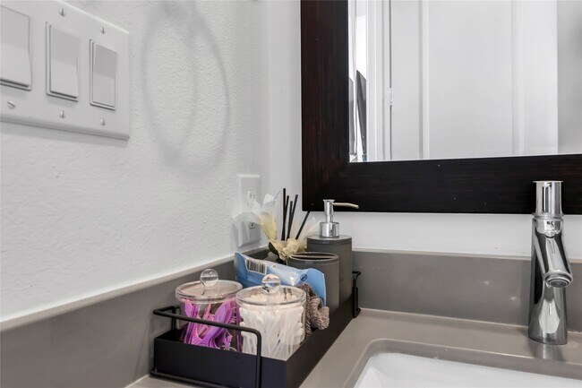 Building Photo - 4128 Willowbend Blvd