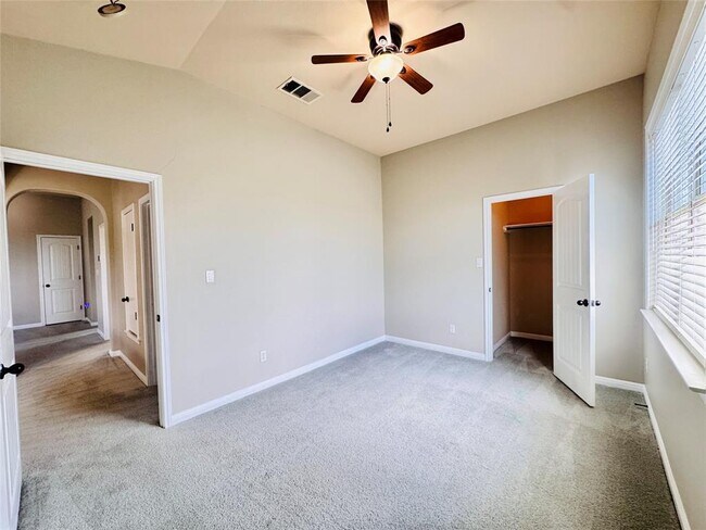 Building Photo - 416 Buck Ridge Rd