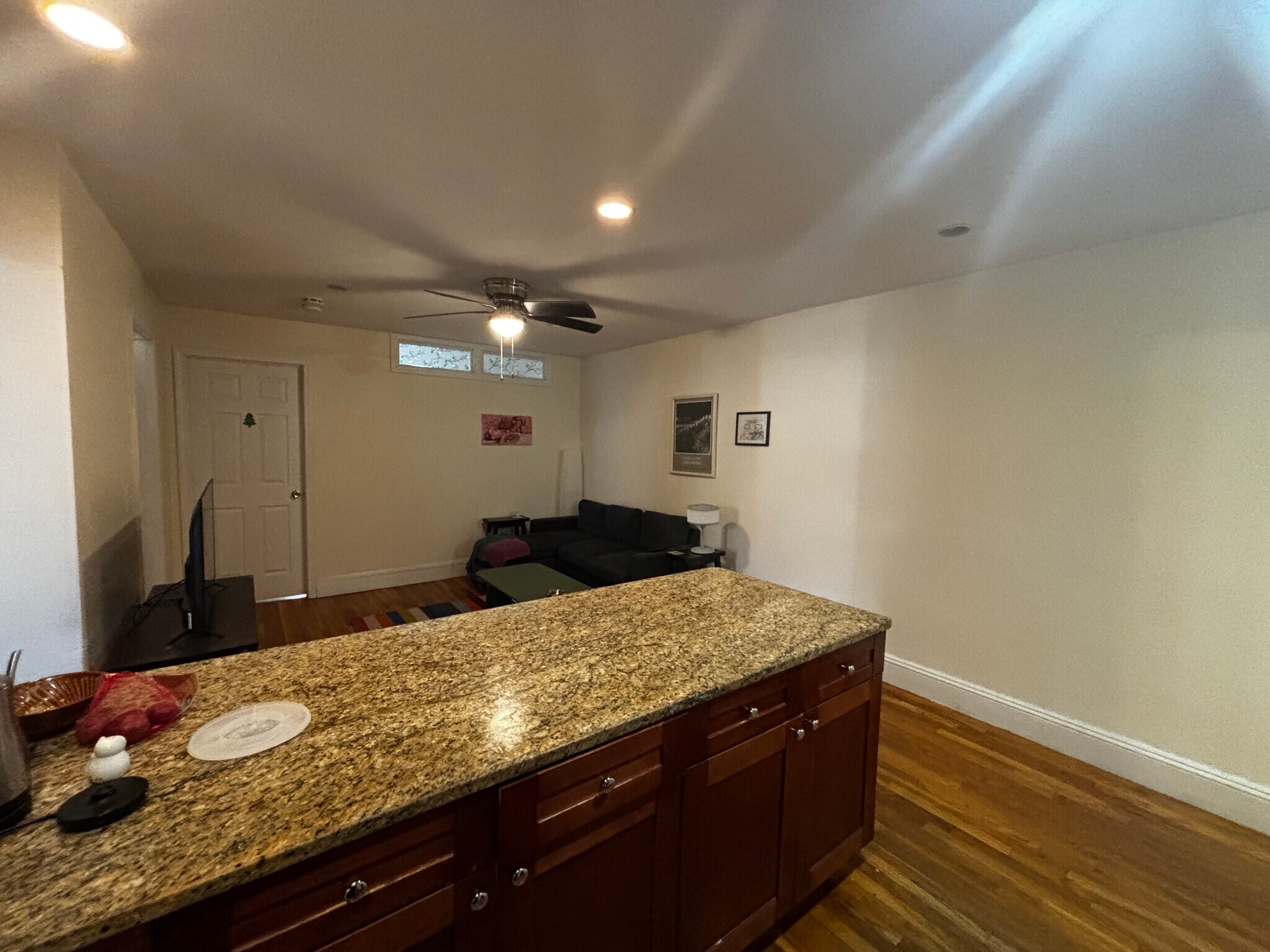 Building Photo - 66 Egmont St