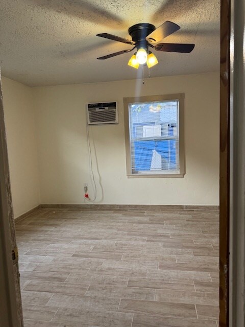 Building Photo - 509 Plymouth Ave