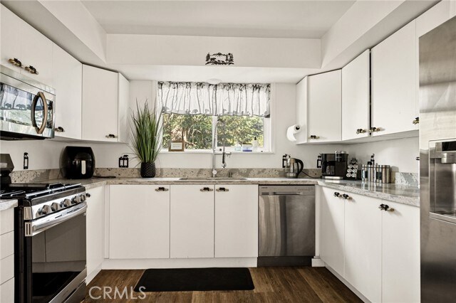 Building Photo - 28224 Larchmont Ln