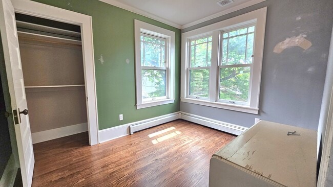 Building Photo - 2408 Bryant Ave S