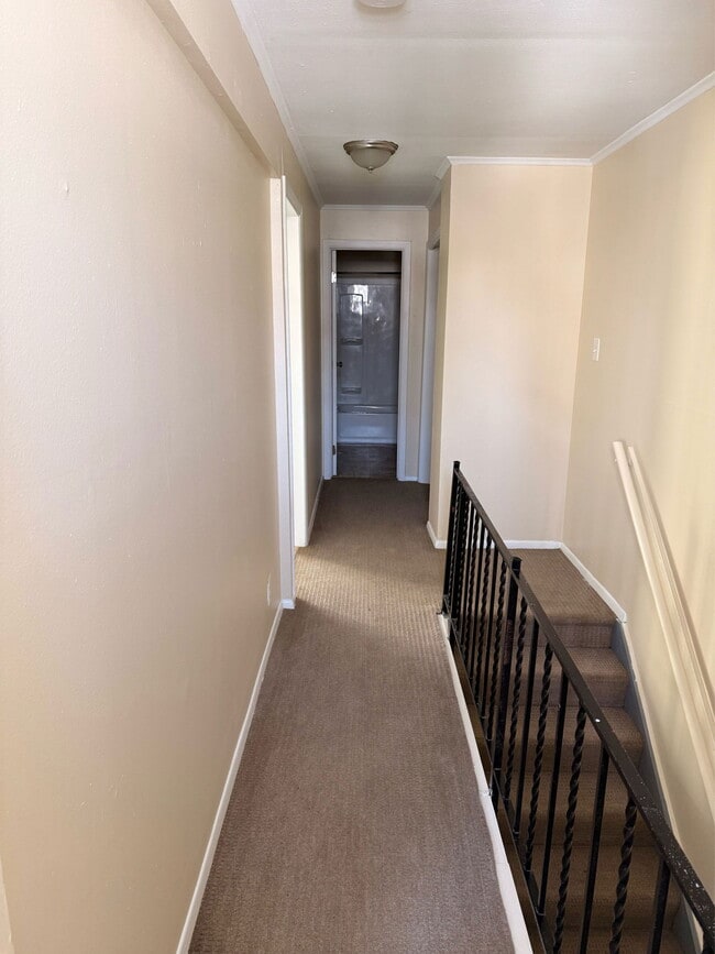 Building Photo - 226 Martin St