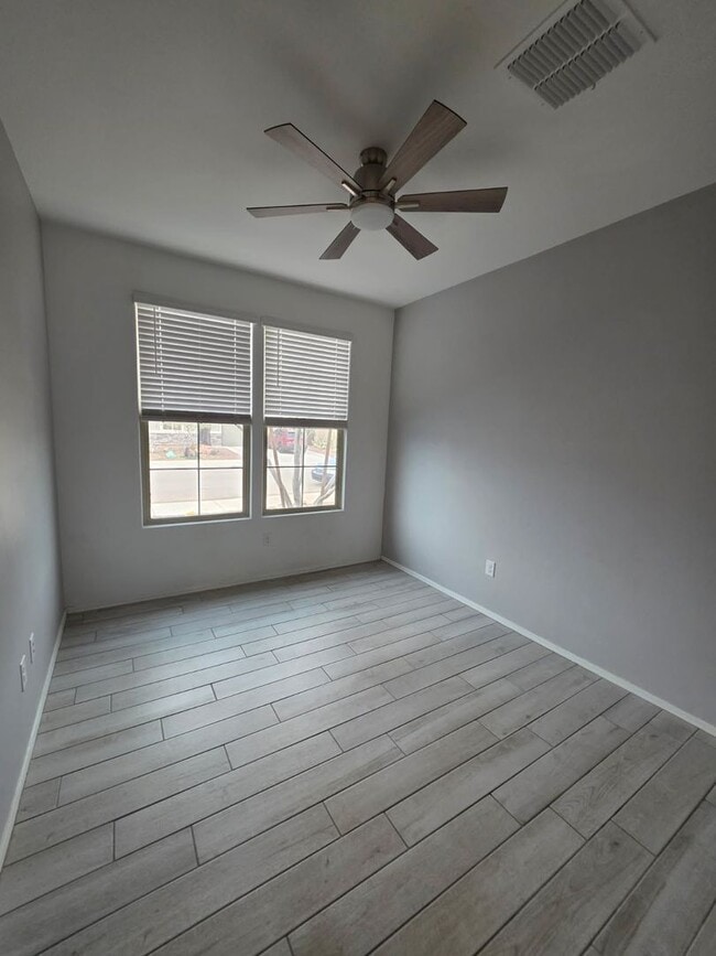 Building Photo - Great family home in Red Rock