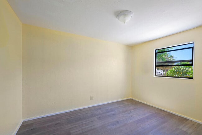Building Photo - 3830 NE Indian River Dr