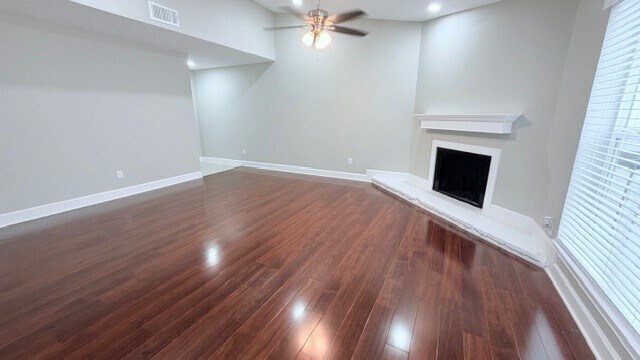 Building Photo - 9707 Richmond Ave.