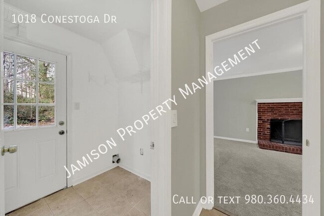 Building Photo - 1018 Conestoga Dr