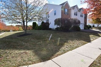 Building Photo - 290 Hampshire Dr