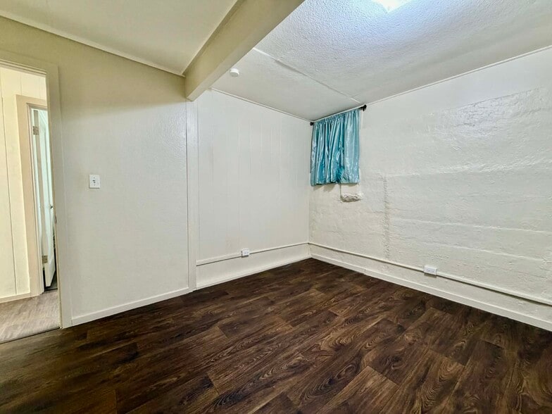 Building Photo - 1576 Elua St