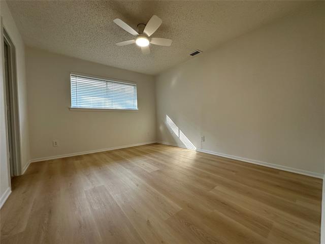 Building Photo - 306 Towne House Ln