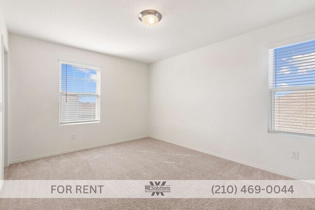 Building Photo - 2022 Home Near Lackland | 2,058 Sq Ft | Office/Study | Community Pool | Pet Friendly