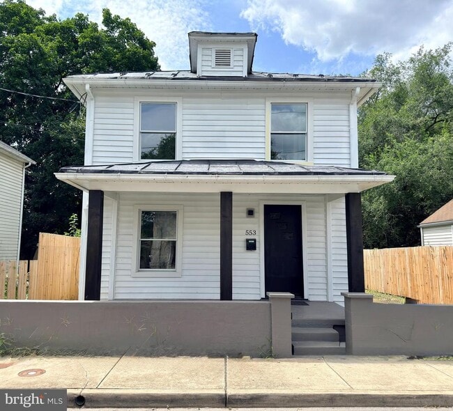 Building Photo - 553 Highland Ave