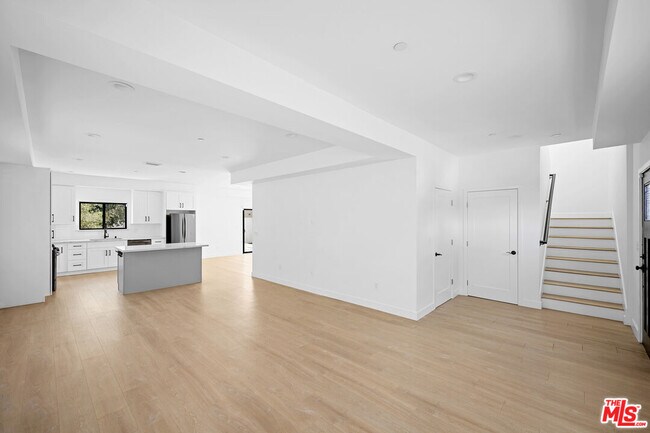 Building Photo - 5826 Craner Ave