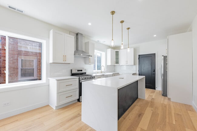 Building Photo - 2920 N 73rd Ct