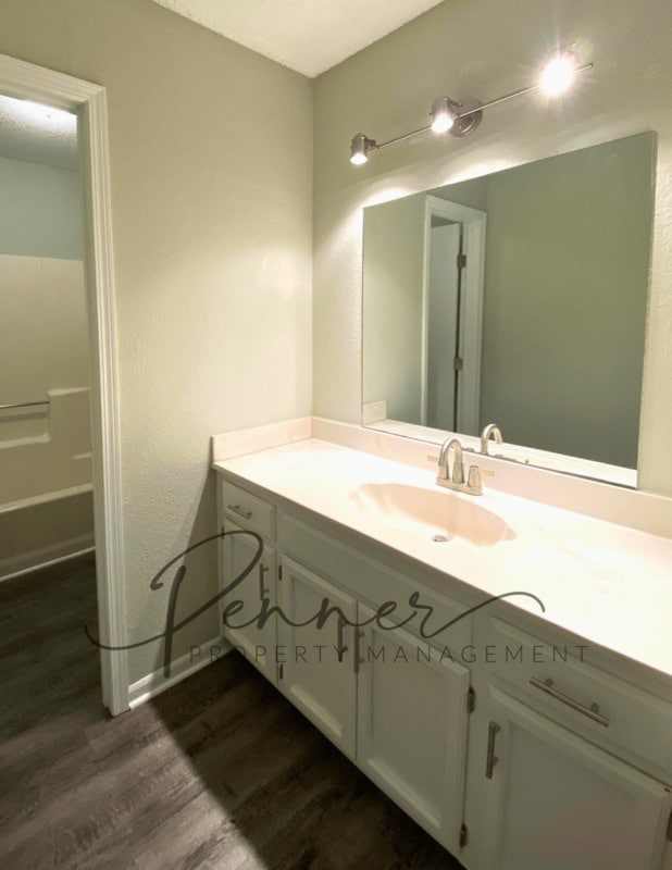 Building Photo - 509 NE Newport Dr