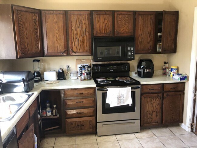 Building Photo - 9025 Cody Cir