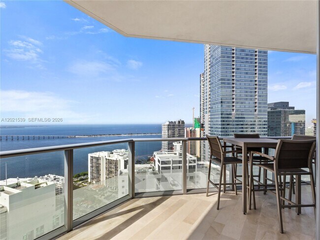 Building Photo - 1300 Brickell Bay Dr
